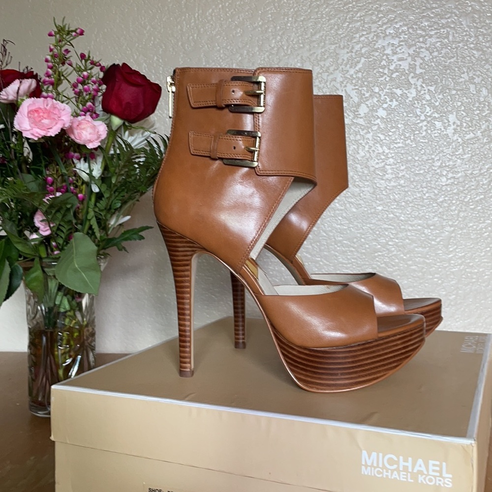 New Michael Kors Becca Platform Luggage Color